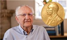 بدون همراهانم هیچ‌ چیز میسر نمی‌شد