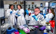 وقتی علم فرصت نفس کشیدن ندارد؛ روایت تازه‌ای از فشار، کمبود و امید