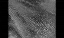 تپه‌های شنی آوازخوان و دریاچه‌های مرموز!