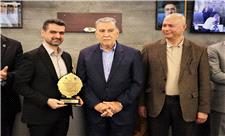 نشان افتخار جشنواره ملی بهره‌وری برای «دی‌دار»/ بیمه دی بر سکوی نخست تحول دیجیتال