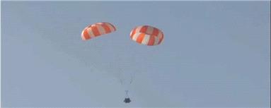 هند چتر نجات اولین کپسول حامل فضانوردان خود را آزمایش کرد