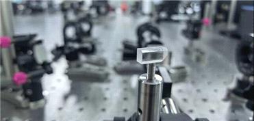 چین رکورد کوتاه‌ترین طول‌موج لیزر حالت‌جامد را شکست