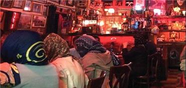 کافه‌نشینی سبک زندگی پنهان دختران جوان در فضاهای شهری