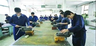 برنامه درسی هنرستان‌های فنی‌وحرفه‌ای نیازمند بازنگری جدی است | آخرین خبر
