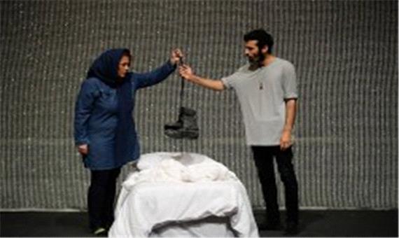 نمایش نامه‌هایی به دخترم سهراب در کیش به روی صحنه رفت