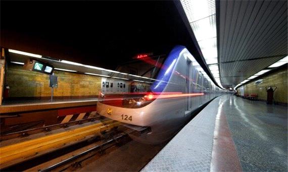 استقرار پمپ و تجهیزات لازم در ایستگاه‌های مترویی که احتمال آب‌گرفتگی دارند/بارندگی دیشب مشکلی برای مترو ایجاد نکرد