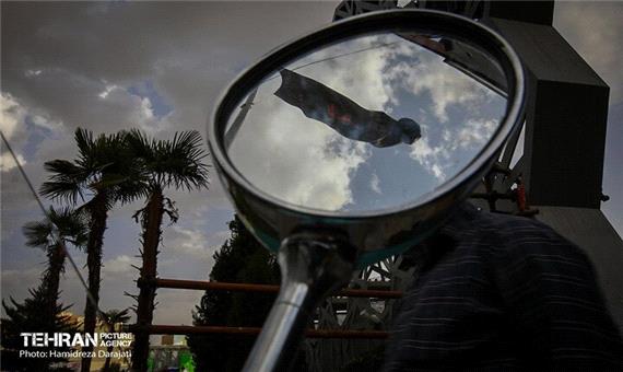 اهتزاز اَبَر پرچم متبرک ابا عبدالله حسین(ع)