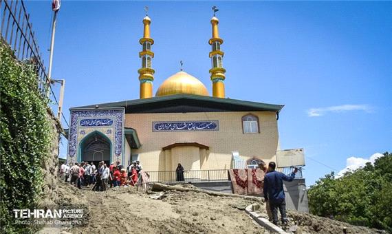 امداد رسانی شهرداری منطقه 14 به مناطق سیل زده فیروزکوه