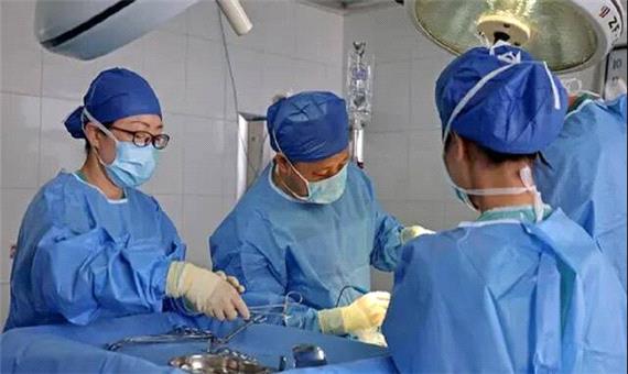 نجات معجزه‌آسای مردی که بازوی رباتیک گردنش را برید!