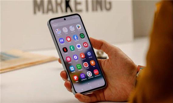 گوشی میان‌رده پرفروش سامسونگ به One UI 8 آپدیت شد