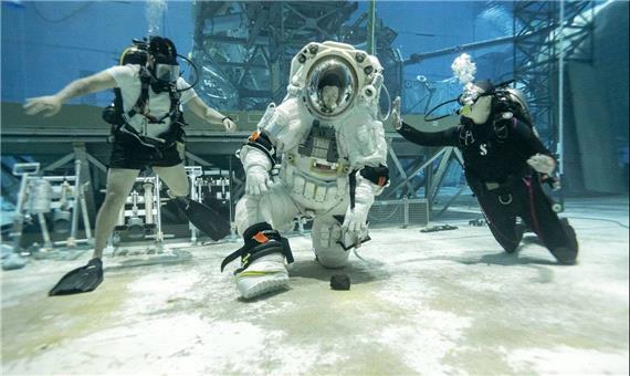 تیم های فضانوردی ناسا لباس فضانوردی جدید شرکت Axiom Space را تست کردند