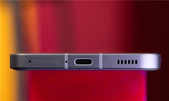 حفره کوچک در کنار پورت شارژ گوشی چیست و چه کاربردی دارد؟