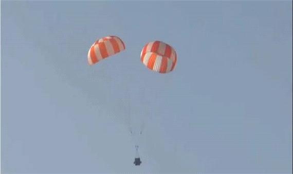 هند چتر نجات اولین کپسول حامل فضانوردان خود را آزمایش کرد