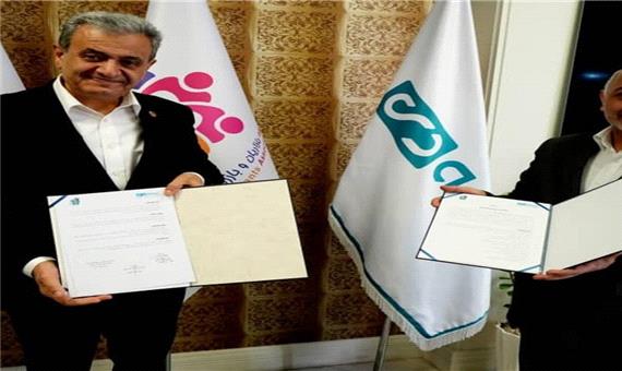 در مراسم امضای تفاهم نامه‌ بین بیمه دی و اصناف کیش به مناسبت هفته کیش : آماده ارائه خدمات نوین به گردشگران و کیشوندان هستیم/ رضایت کامل کیشوندان از خدمات بیمه دی