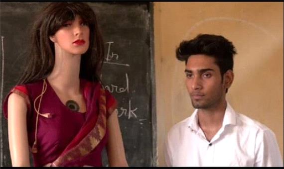 دانش‌آموز 17 ساله هندی یک آموزگار رباتیک ساخت