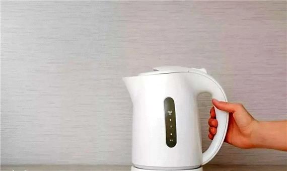 کتری‌های پلاستیکی، میلیاردها نانوپلاستیک در آب آزاد می‌کنند