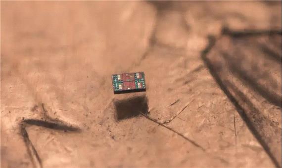 انقلاب در مقیاس میکرو: کوچکترین ربات مستقل دنیا به اندازه دو تار مو عرض دارد