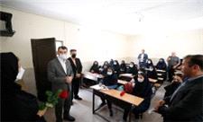 بازدید سرزده مهدی کشاورز از مدارس کیش به مناسبت گرامیداشت روز معلم