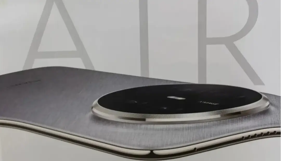 یکی از باریک‌ترین گوشی‌های تاریخ؛ تصویر میت 70 ایر لو رفت