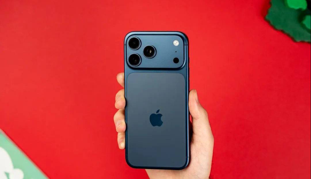 طراحی دو رنگ آیفون 17 پرو سال آینده منسوخ می‌شود؛ بازگشت به ظاهر یکپارچه