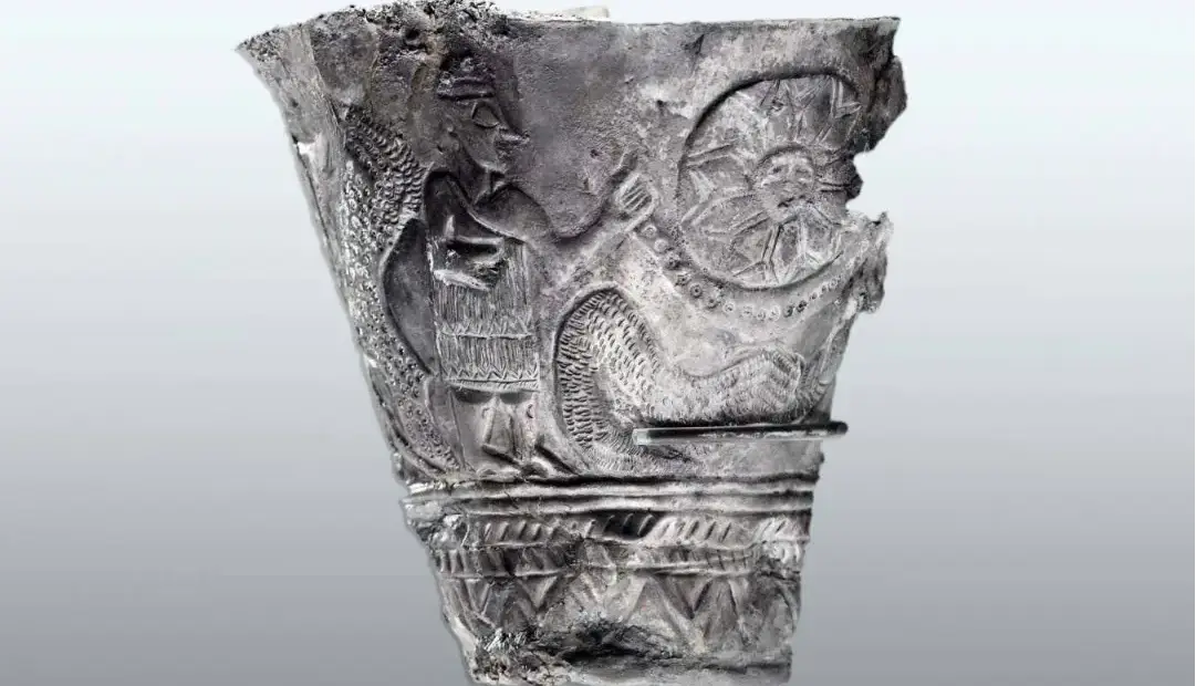 جام نقره‌ای کشف‌شده در فلسطین احتمالاً روایتگر قدیمی‌ترین قصه آفرینش جهان است