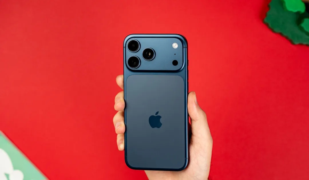 تغییر عجیب آیفون 17 پرو؛ قابلیتی که از زمان آیفون 12 پرو وجود داشت، حذف شد