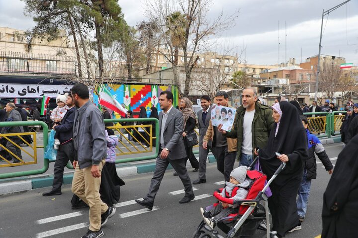 سیاست و بازاریابی