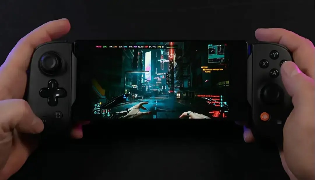 یک یوتیوبر بازی سنگین Cyberpunk 2077 را روی گوشی اندرویدی‌اش اجرا کرد